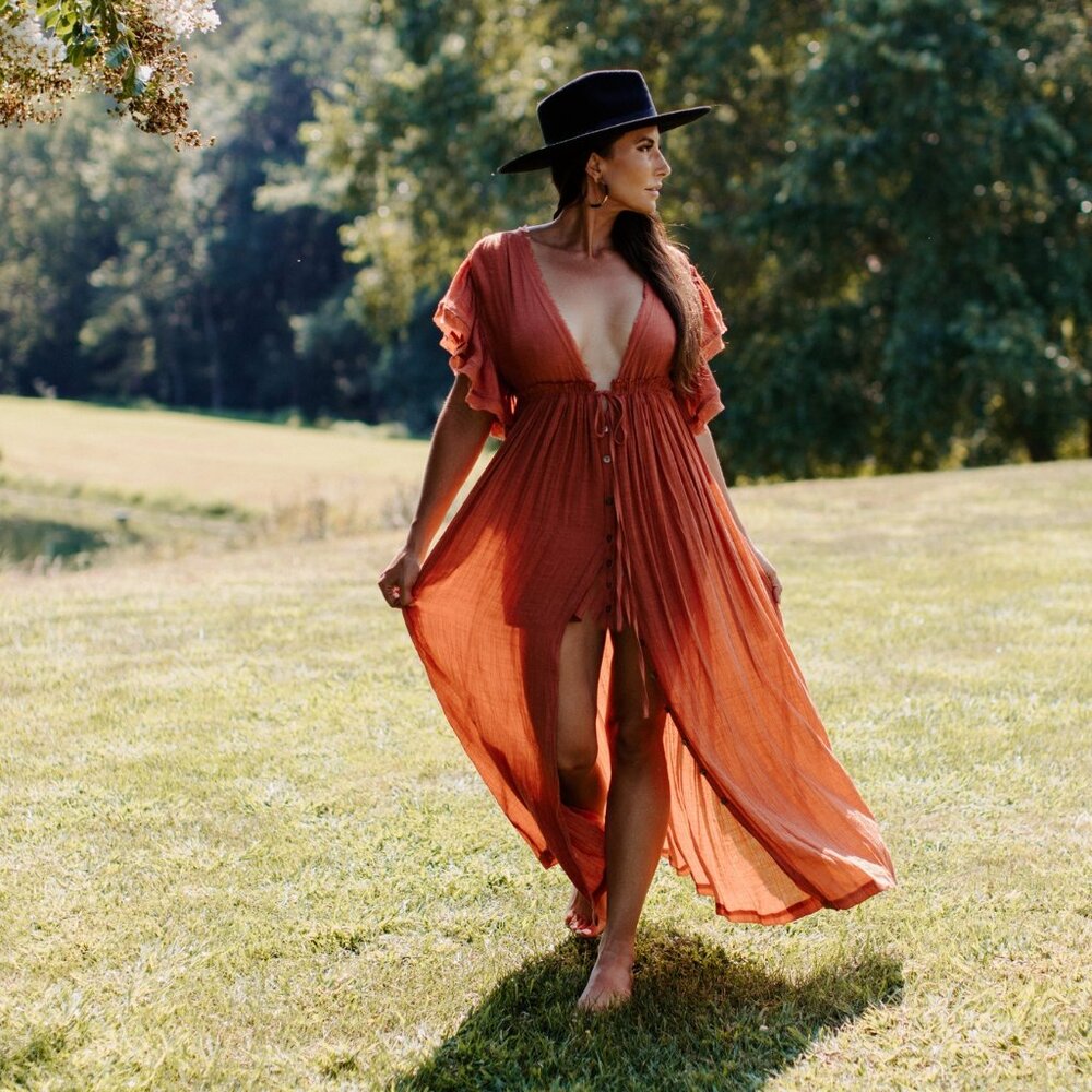 Vici ruffle plunge rust maxi dress